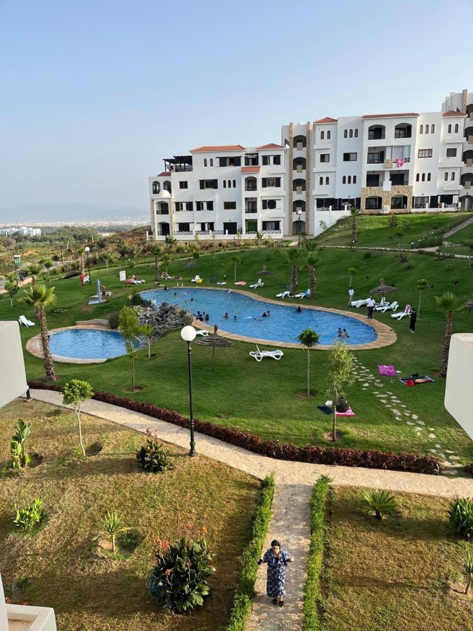 Lilac'S Garden Vue Piscine M'dik Exterior foto