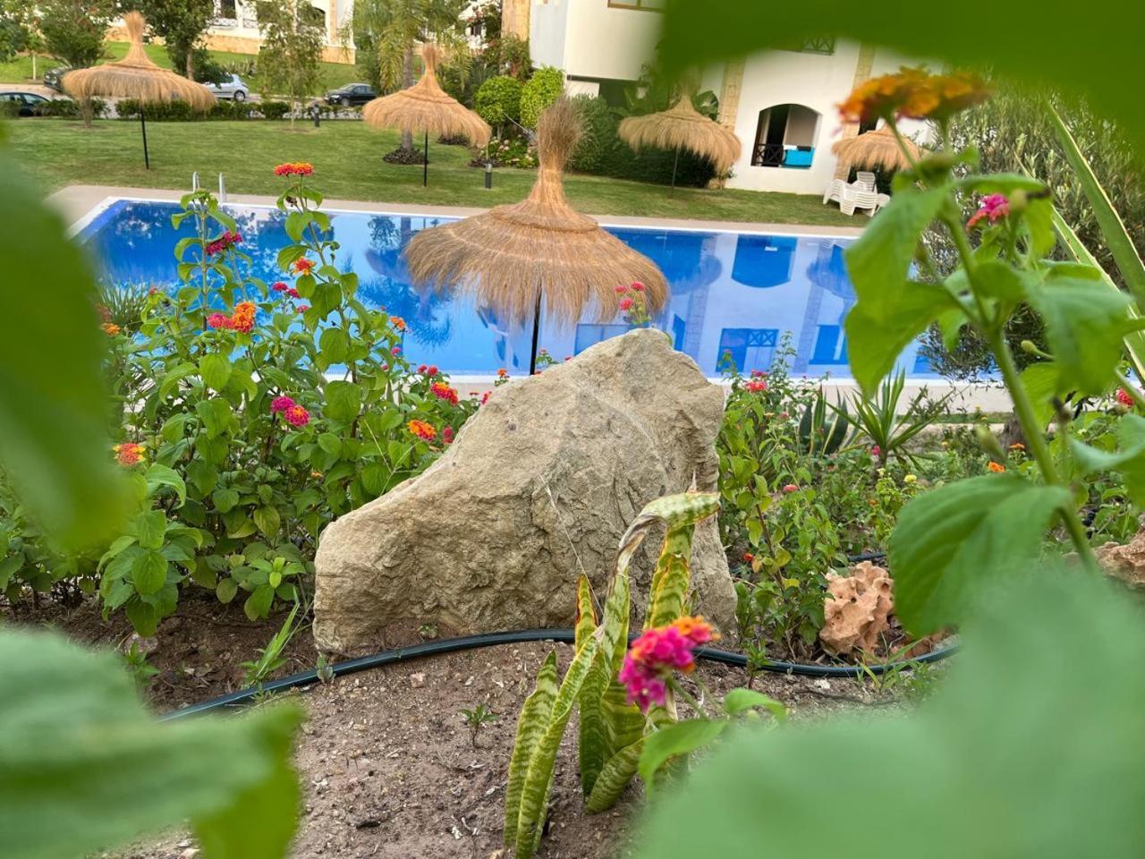 Lilac'S Garden Vue Piscine M'dik Exterior foto